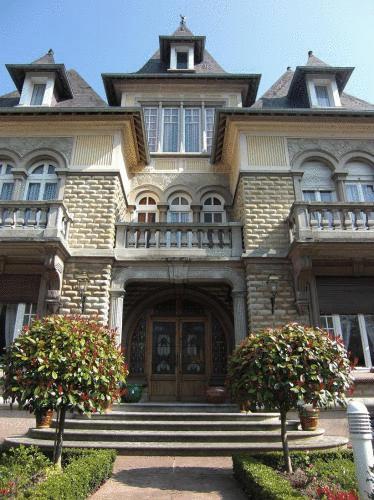 Le Castel, Noble Guesthouse