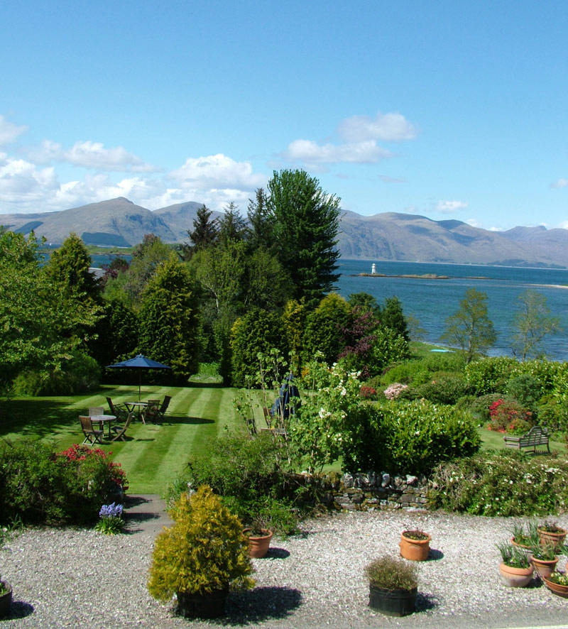airds hotel garden 600x jpg