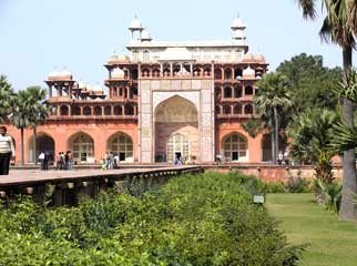 Akbar sikandra2
