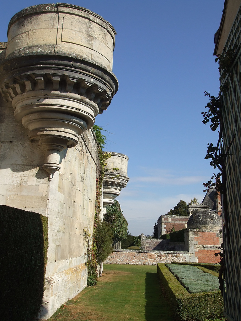 Anet, Chateau de La Taverne de Nours