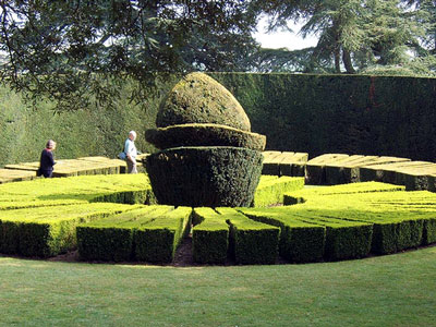 Topiary Sundial at Ascott House