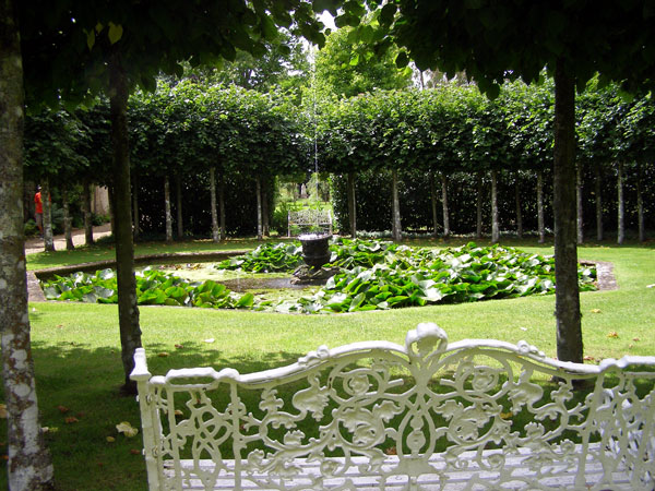 Octagonal Pond, Athelhampton House Gardens