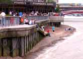 Thames Beach, London