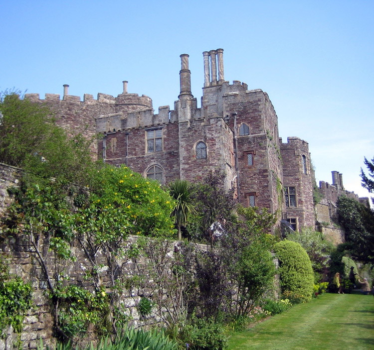 Berkeley Castle Garden