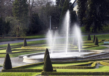 Bowesmuseumfountains