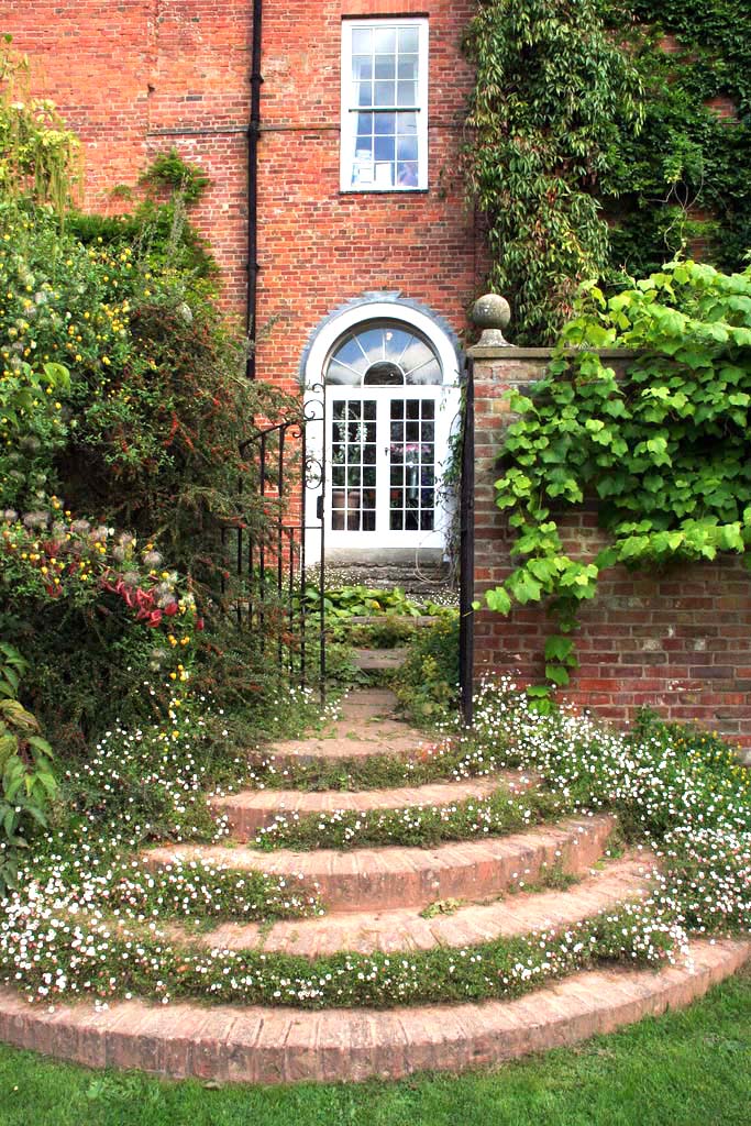 Burford House Gardens Tony Hisgett