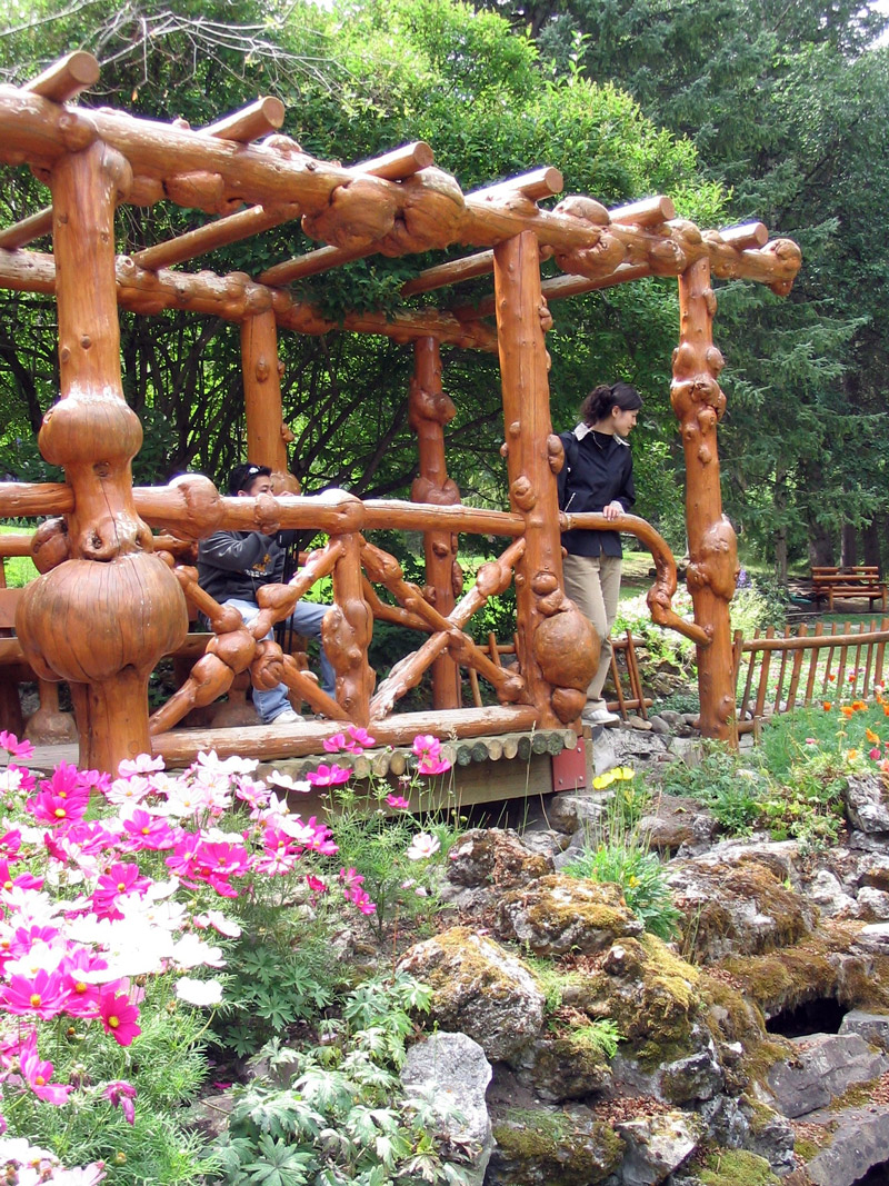 Cascade Gardens
