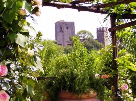 Castello di Gropparello Garden