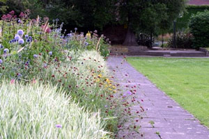 Charlton house garden