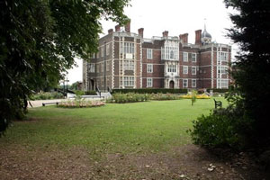 Charltonhousegarden