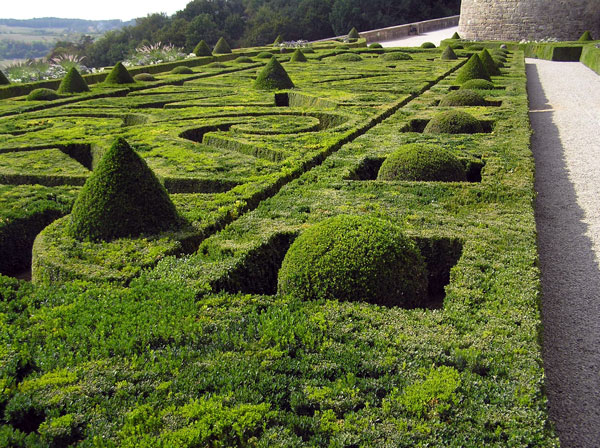Chateau de Hautefort Gardens