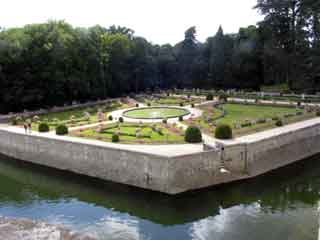 Chenonceau garden2