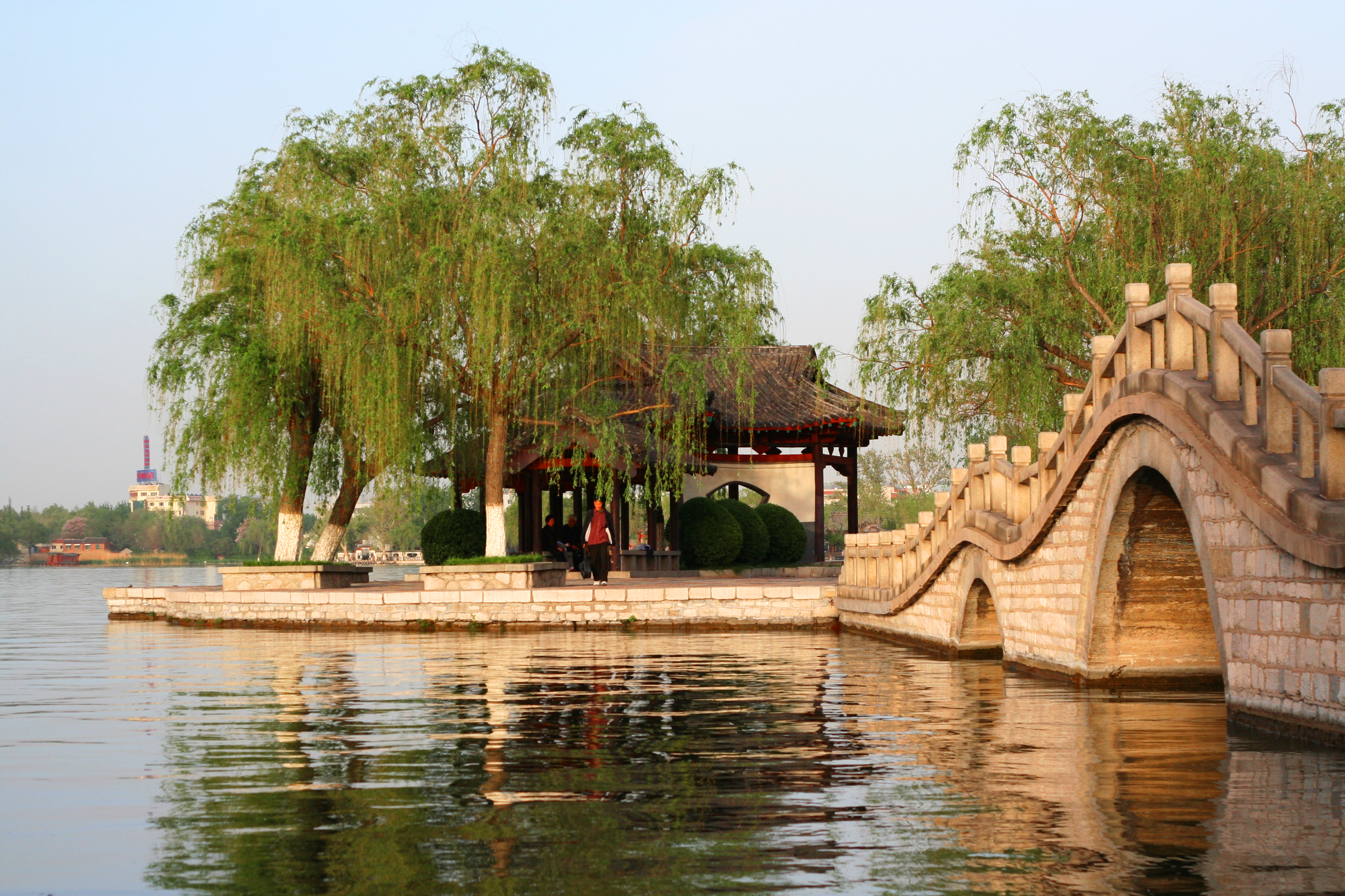 Daming Lake (Great Brightness Lake) Gardenvisit.com