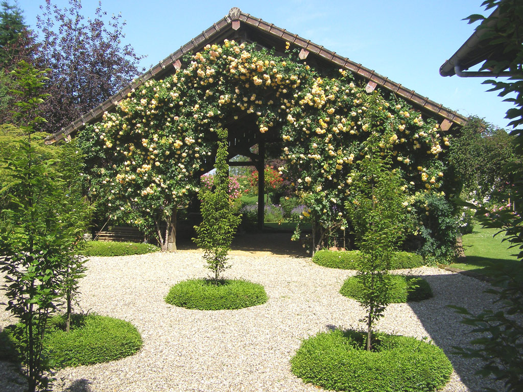 Jardin Floral du Chateau de Digeon, France