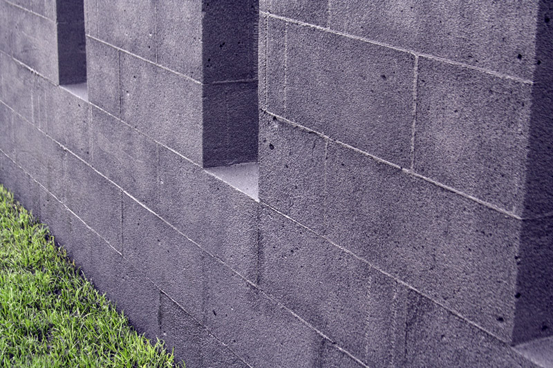 Ecstasy in a Very Black Box, designed by Tony Smith, Hampton Court Palace Flower Show 2008