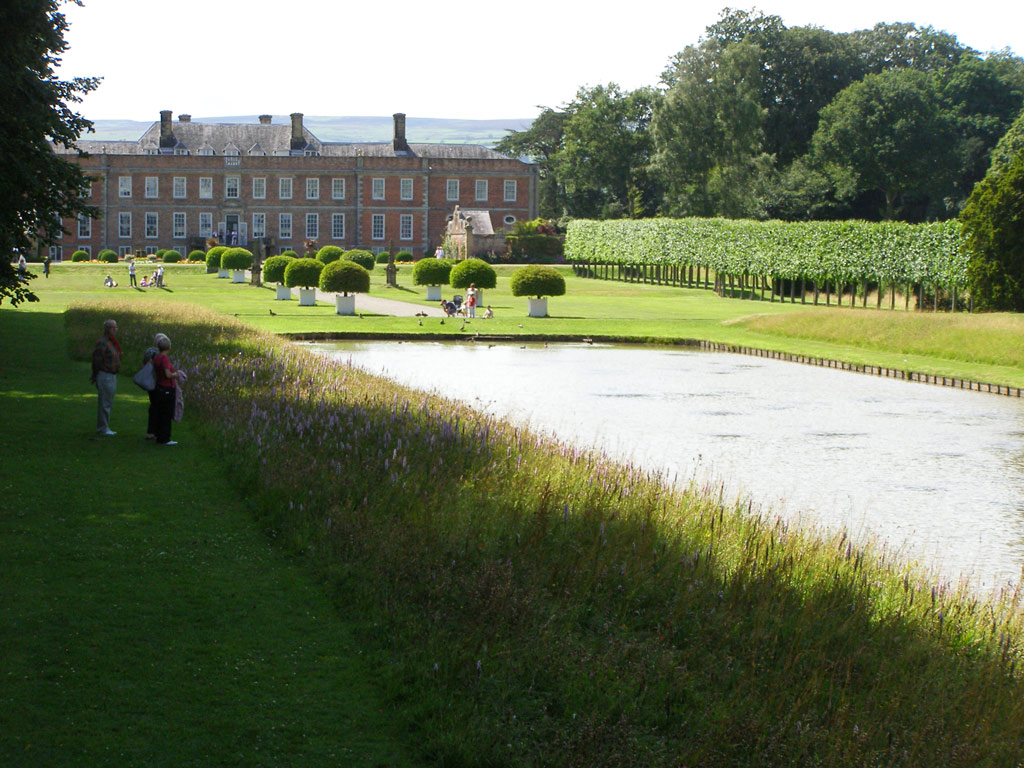 Lake, Erddig Garden