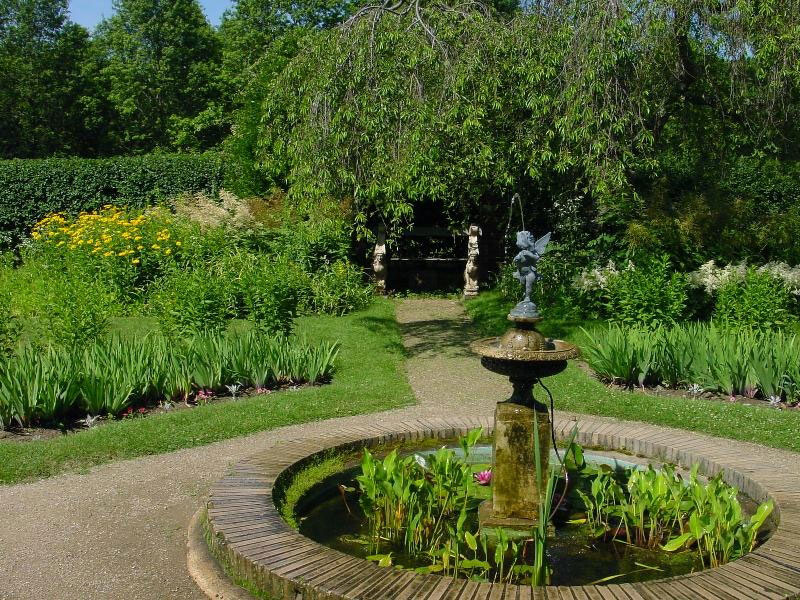 Fountain, Glen Magna Gardens
