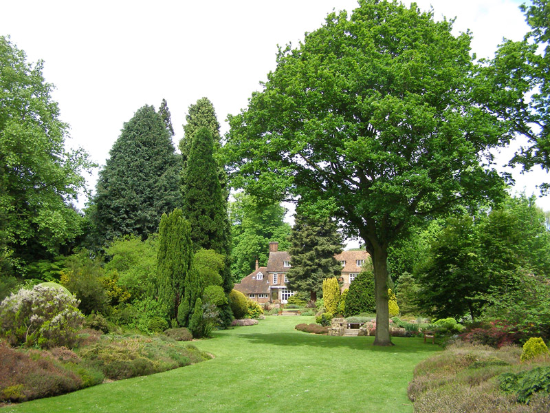 Great Comp Gardens