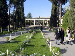 Hafez tomb garden1
