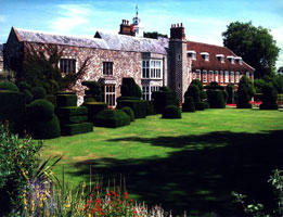 Hall place garden