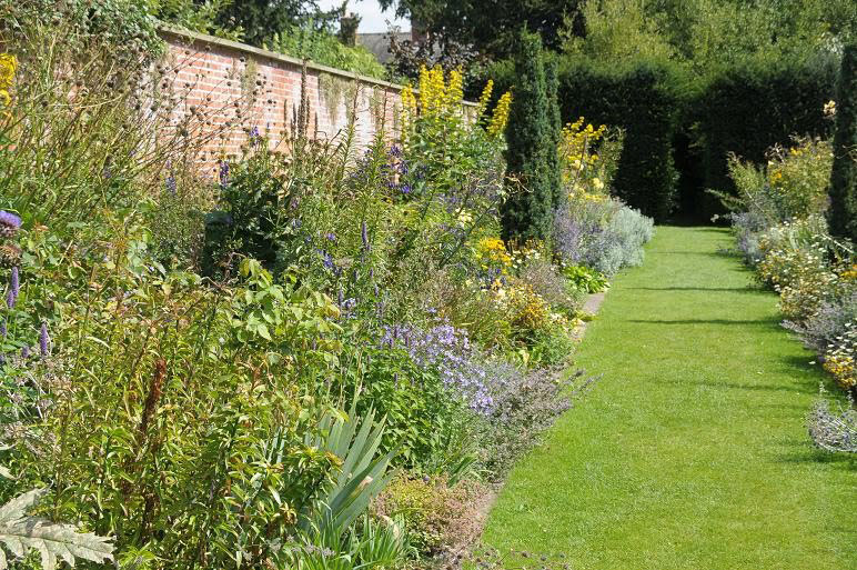 Border, Hampton Court