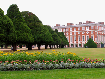 Hampton Court gardens