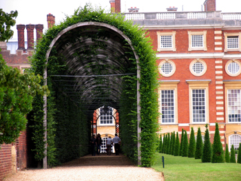 Hampton Court gardens