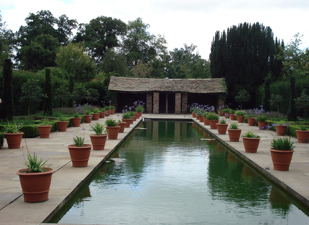 Pool, Hampton Court
