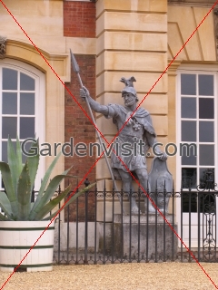 Hampton Court Statue