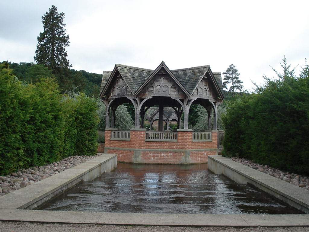 Hampton Court Garden, Herefordshire