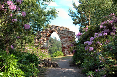 Hawkstonepark arch