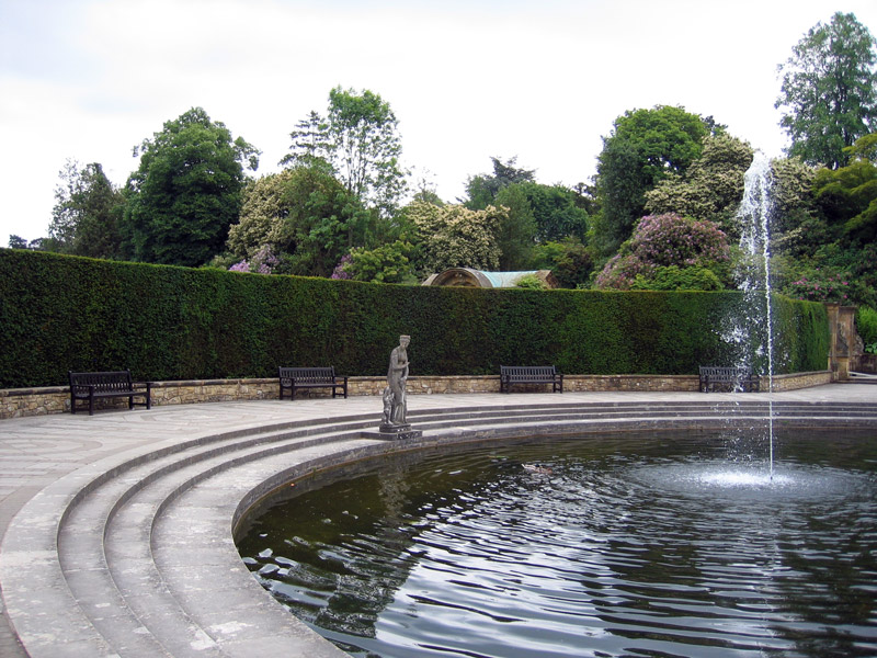 Half-Moon Pond, Hever Castle Garden