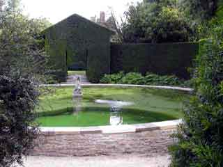 Hidcote garden1