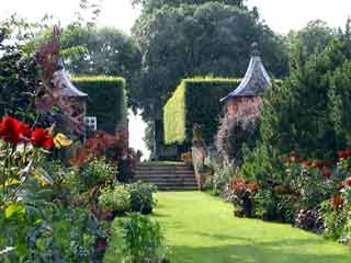 Hidcote garden2