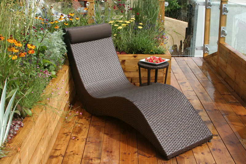 The Homebase Room with a View, designed by Philippa Pearson, Hampton Court Palace Flower Show 2008