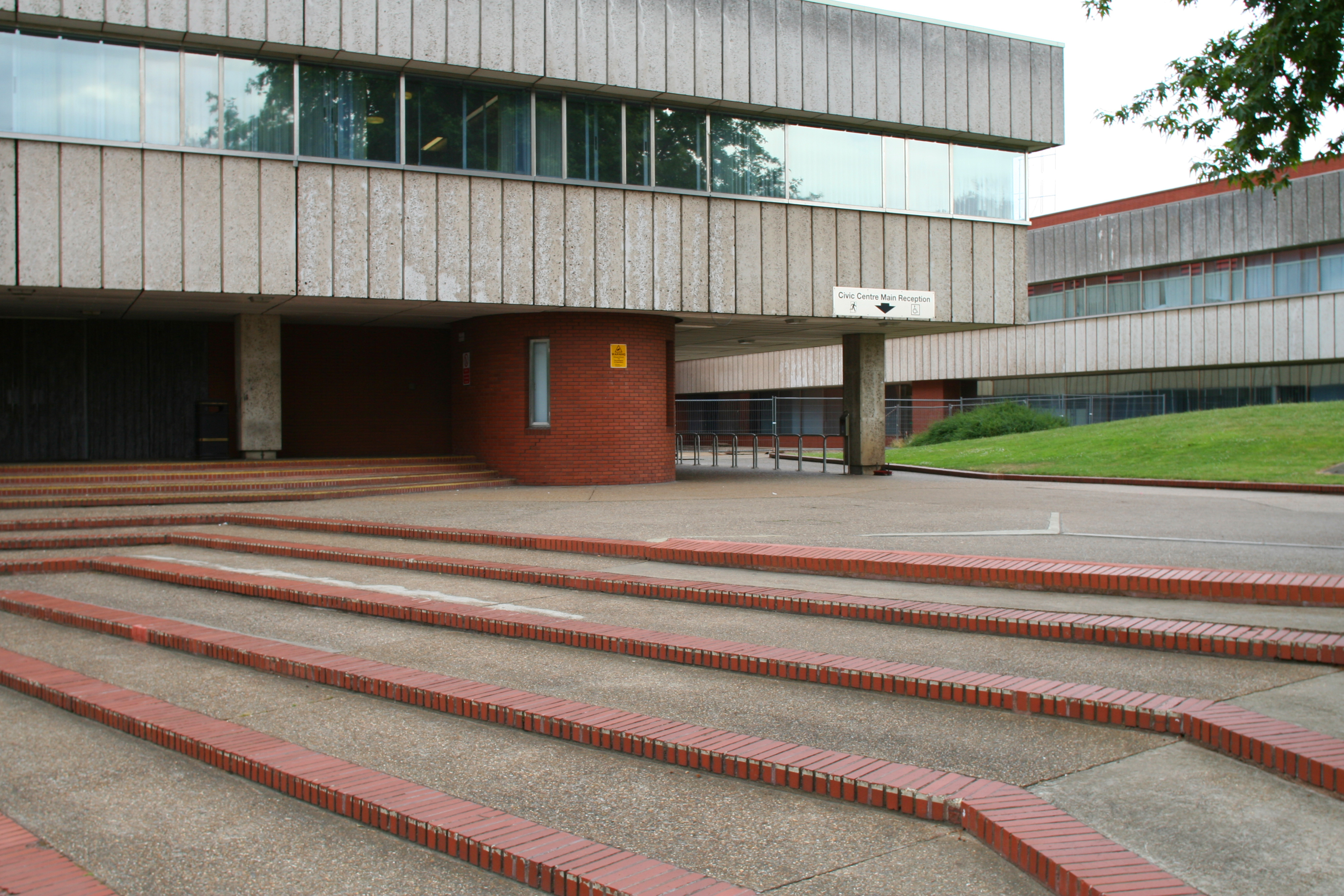 Hounslow Civic Centre Gardenvisit.com