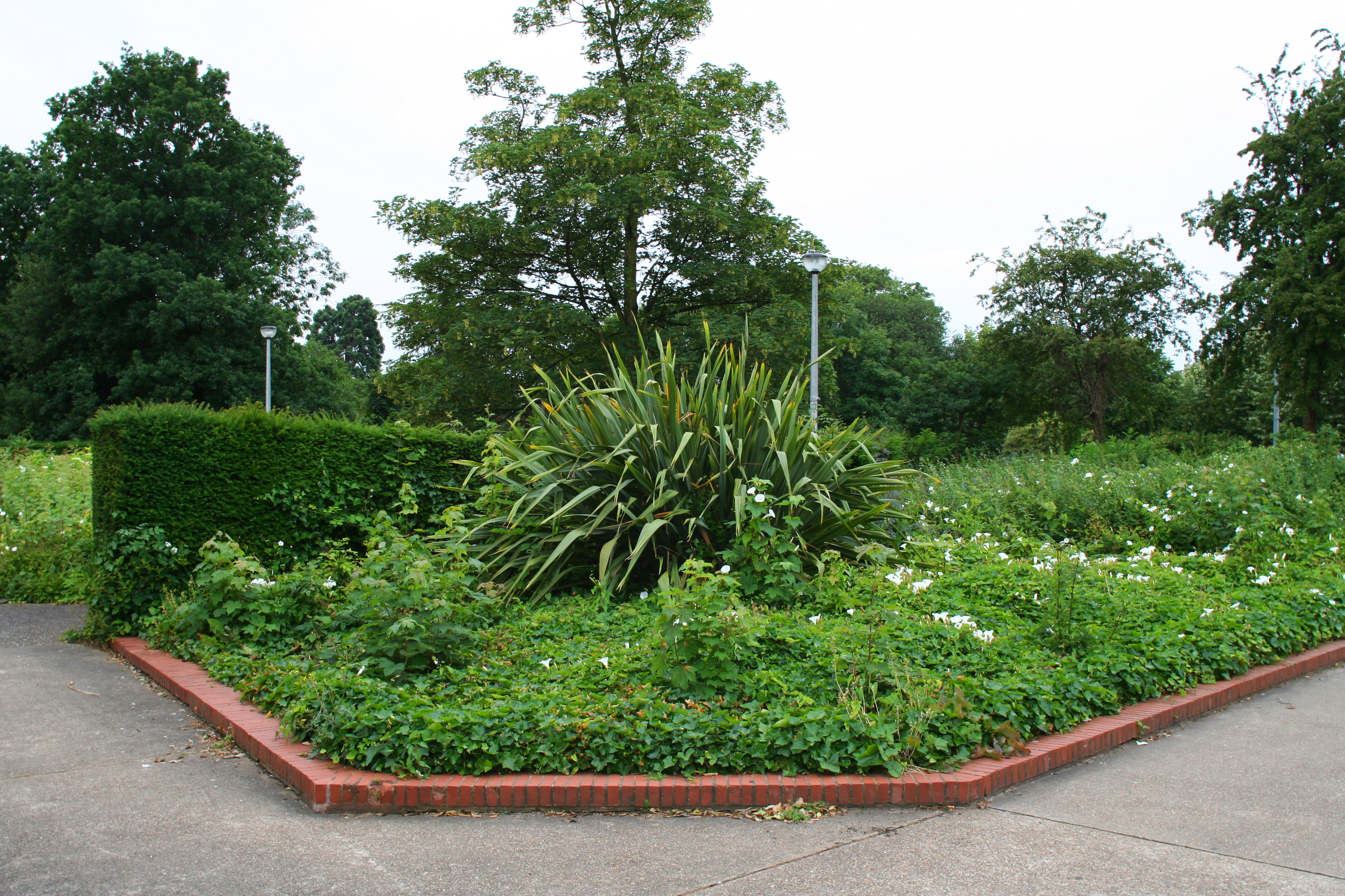Hounslow Civic Centre Gardenvisit.com