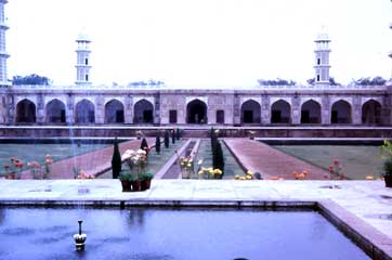 Jahangir tomb garden1