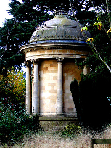 Jephson Memorial, Jephson Gardens