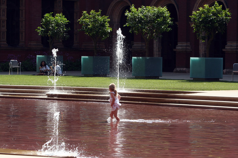 Oval Pool, V & A John Madejski Garden
