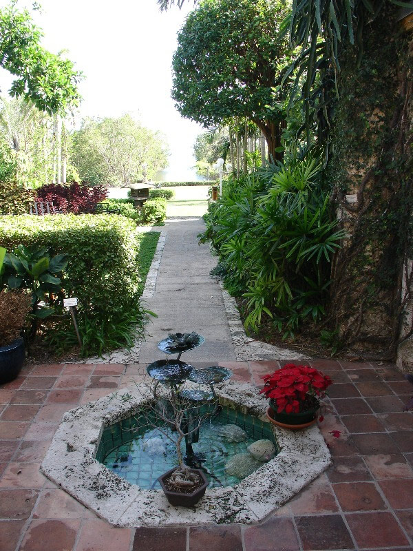 Fountain, The Kampong