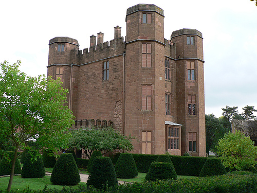 Kenilworth Castle Garden