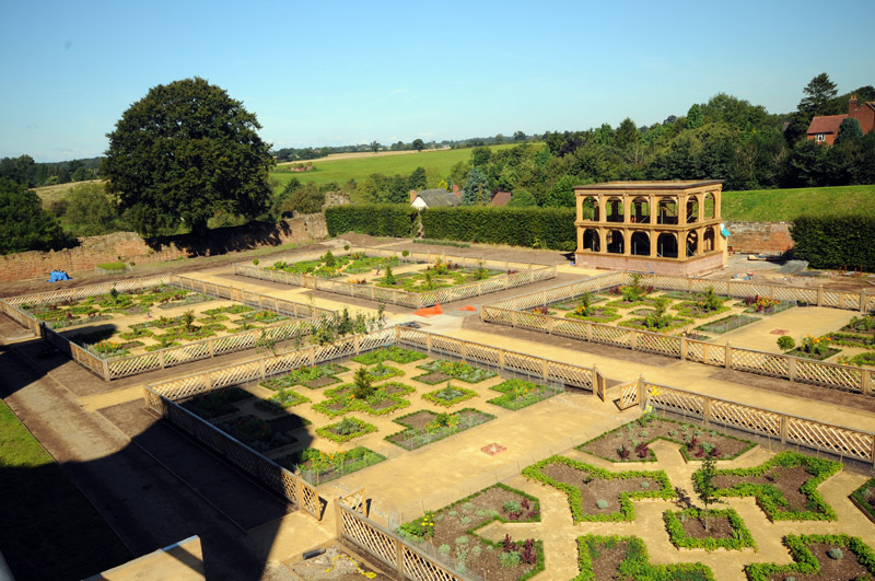 Elizabethan Garden in August 2008
