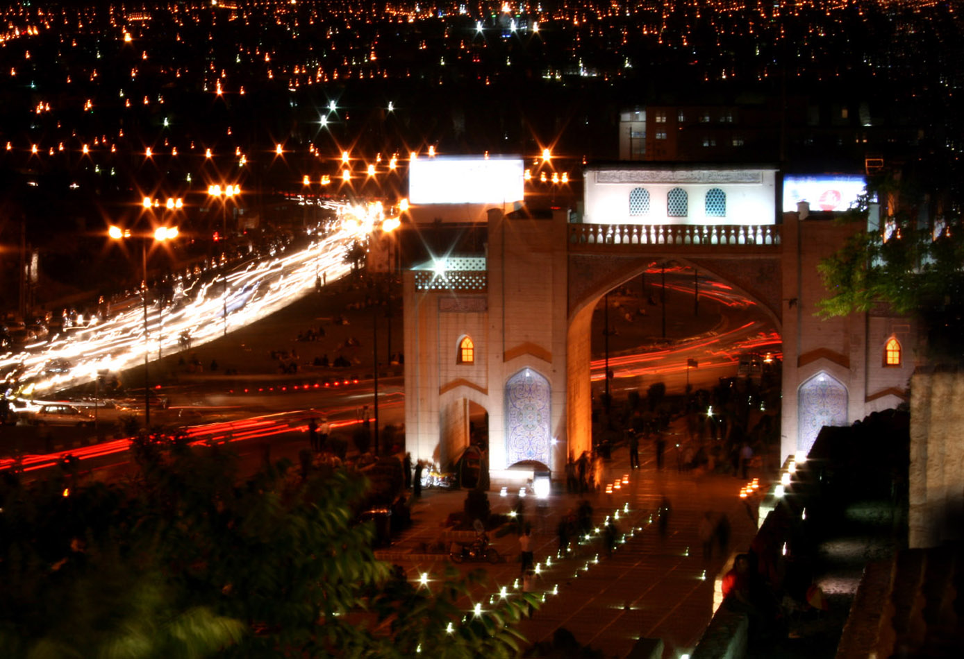 Koran Gate Gardens Elias Pirasteh