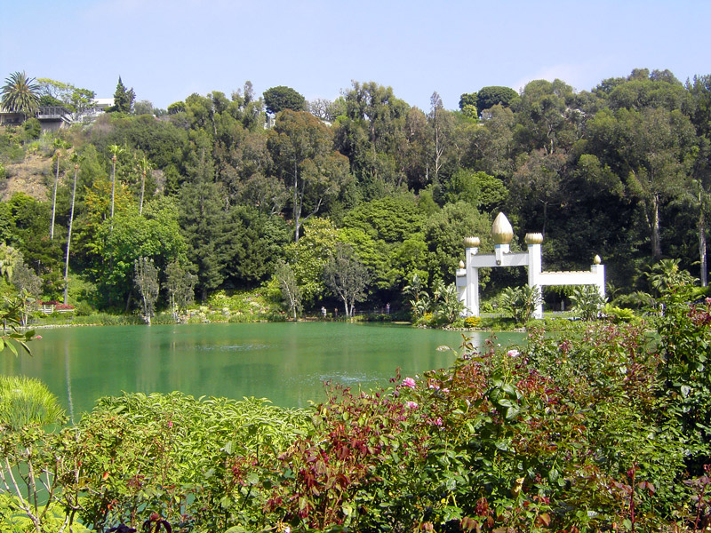 Golden Lotus Archway, Lake Shrine Temple