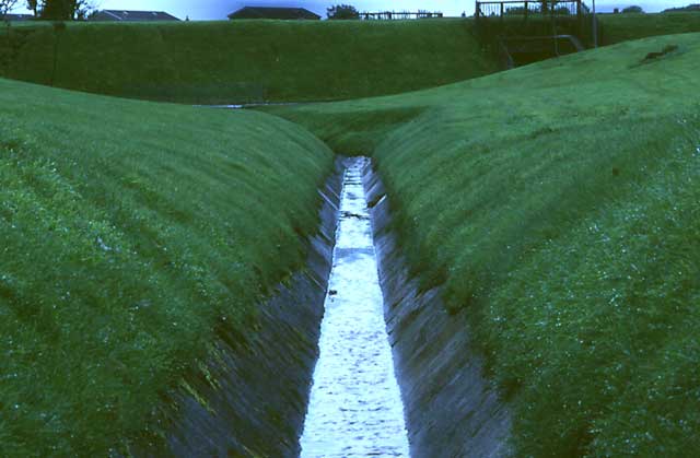Landscape planning concrete channel3