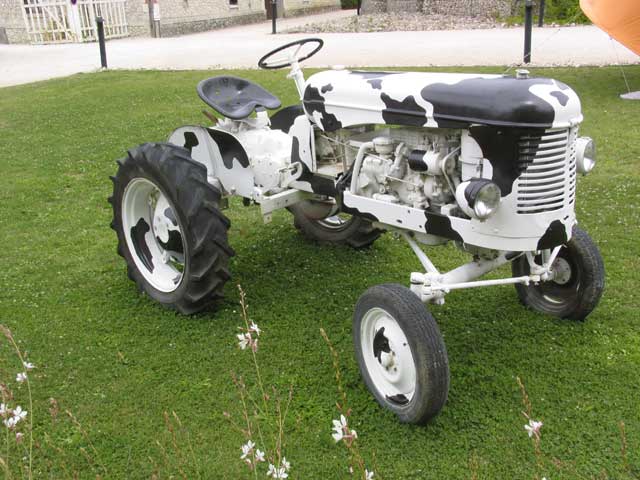Landscape planning tractor