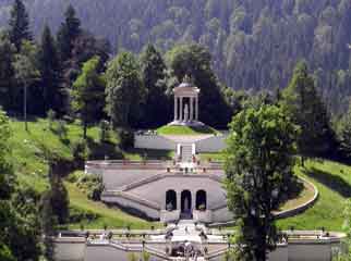 Linderhof garden1