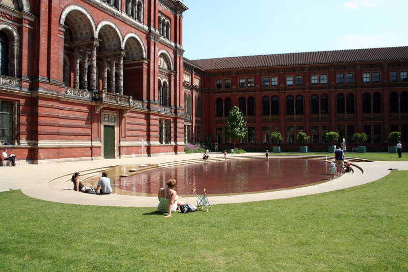 V & A John Madejski Garden, London