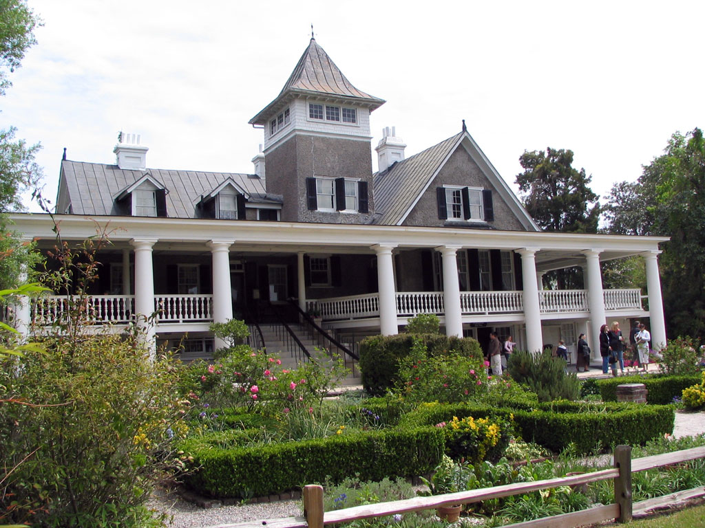 Magnolia Plantation House